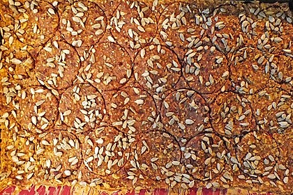 Kerniges Knäckebrot 72