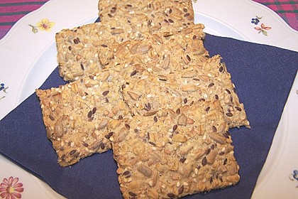 Kerniges Knäckebrot 48