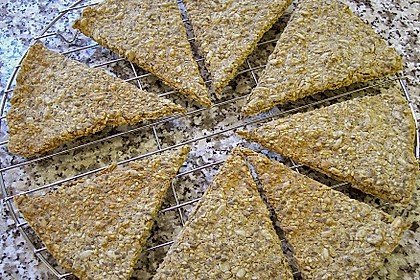 Kerniges Knäckebrot 28