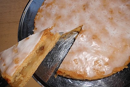 Apfelkuchen, gedeckt