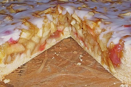 Apfelkuchen, gedeckt 31