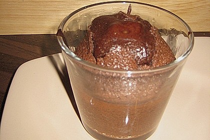 Schokolade - Kuchen mit fl&uuml;ssigem Kern &aacute; la Italia 70