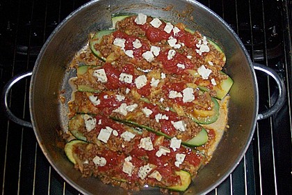 Gef&uuml;llte Zuccini mit Hackfleisch und Fetak&auml;se 2