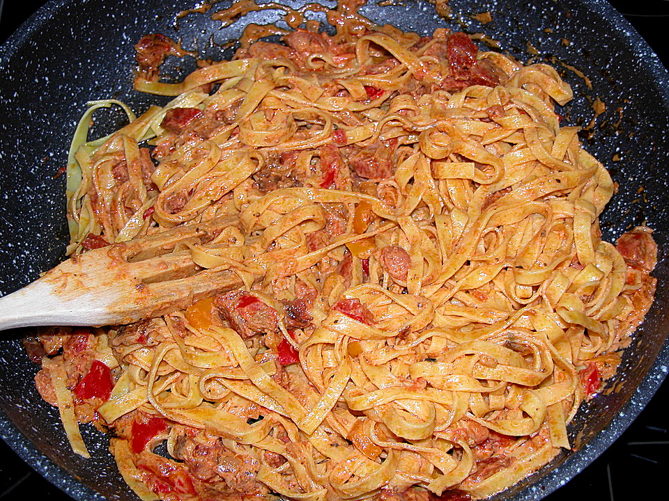 Spaghetti mit Paprika - Rahm - Sauce (Rezept mit Bild) | Chefkoch.de