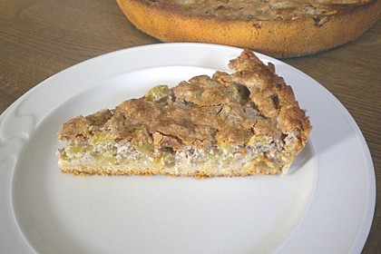 Rhabarberkuchen mit Nussbaiser 11