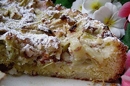 Rhabarberkuchen mit Nussbaiser 10