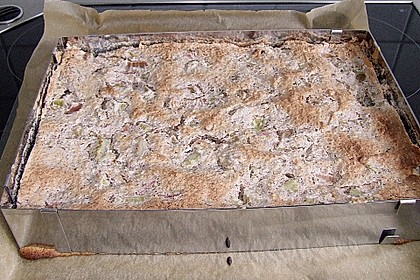 Rhabarberkuchen mit Nussbaiser 30