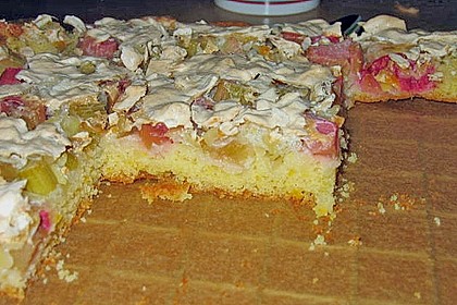 Rhabarberkuchen mit Nussbaiser 5