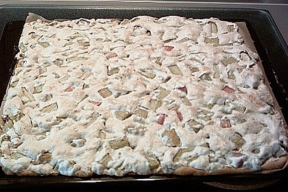 Rhabarberkuchen mit Nussbaiser 31