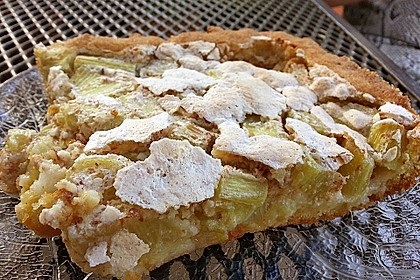 Rhabarberkuchen mit Nussbaiser 1