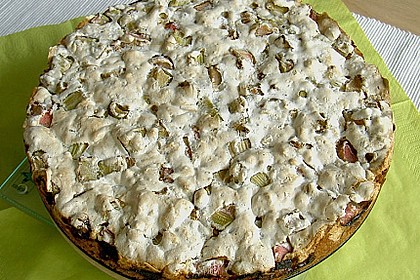 Rhabarberkuchen mit Nussbaiser 14