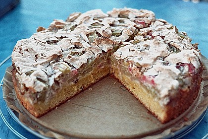 Rhabarberkuchen mit Nussbaiser 6