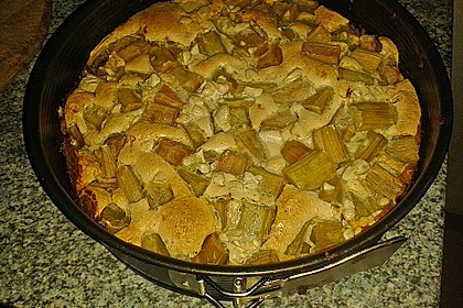 Rhabarberkuchen mit Nussbaiser 12
