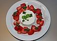 Topfenschaum mit Erdbeeren und s&uuml;&szlig;em Pesto