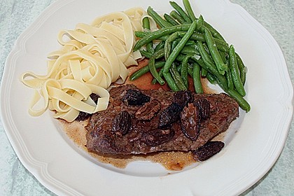 Strau&szlig;enfilet mit Morchelsauce