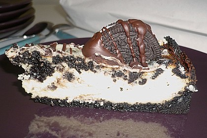 Oreo Cookie Cheesecake 21