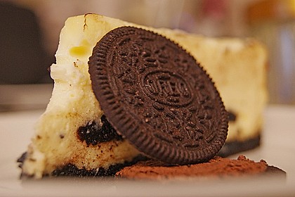 Oreo Cookie Cheesecake 26
