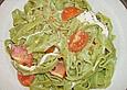 Nudelsalat mit Pesto und Knoblauch