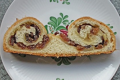 Wickelkuchen mit Rosinen 1