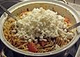 Spaghetti mit rotem Pesto und Schafsk&auml;se
