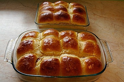 Buchteln mit Vanilleso&szlig;e 4