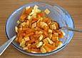 Paprikasalat mit Goudak&auml;se und Weintrauben
