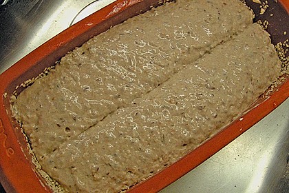 Mein Roggensauerteigbrot mit Sesamkruste 1