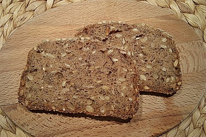 Mein Roggensauerteigbrot mit Sesamkruste 10