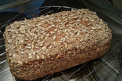 Mein Roggensauerteigbrot mit Sesamkruste 11