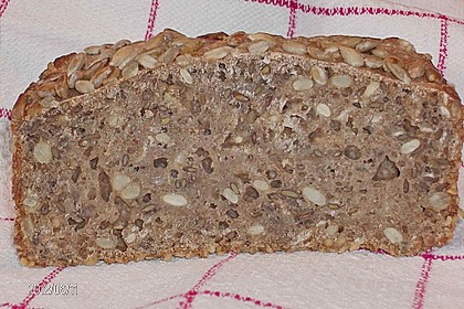 Mein Roggensauerteigbrot mit Sesamkruste 20