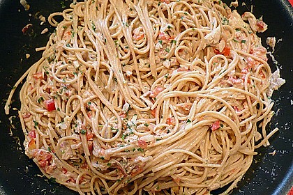 Spaghetti mit Frischk&auml;se - Thunfisch - Sauce 4