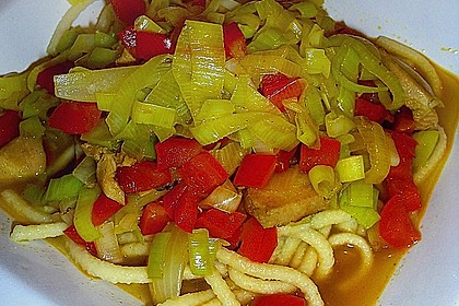 Asia - Hähnchenbrust in pikanter Gemüse - Sauce 3