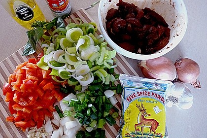 Asia - Hähnchenbrust in pikanter Gemüse - Sauce 5