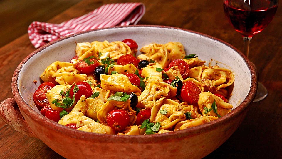 Tortellinisalat italienische Art (Rezept mit Bild) | Chefkoch.de