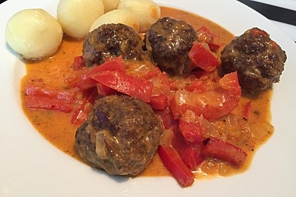 Hackbällchen in Paprikarahmsauce 21
