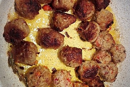 Hackbällchen in Paprikarahmsauce 43