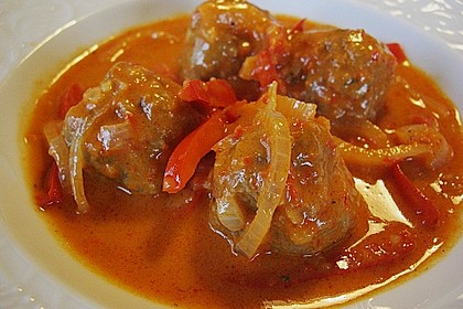 Hackbällchen in Paprikarahmsauce 17