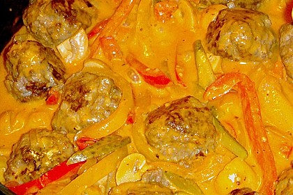 Hackbällchen in Paprikarahmsauce 38