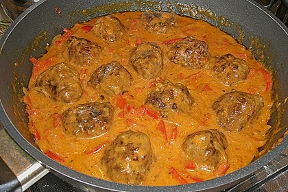 Hackbällchen in Paprikarahmsauce 36