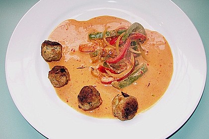 Hackbällchen in Paprikarahmsauce 39