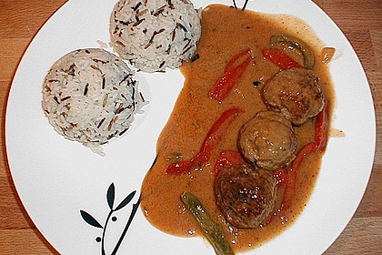 Hackbällchen in Paprikarahmsauce 16