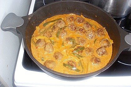 Hackbällchen in Paprikarahmsauce 73