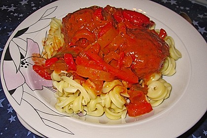 Hackbällchen in Paprikarahmsauce 34