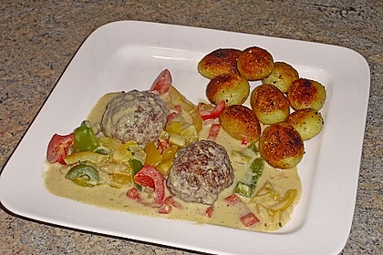 Hackbällchen in Paprikarahmsauce 32