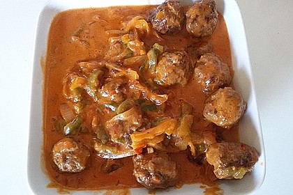 Hackbällchen in Paprikarahmsauce 30