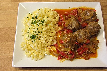 Hackbällchen in Paprikarahmsauce 14