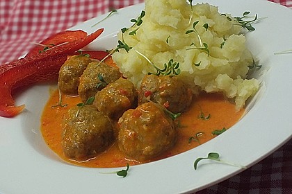 Hackbällchen in Paprikarahmsauce 2