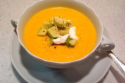 Möhrensüppchen mit Ingwer und Avocado 24