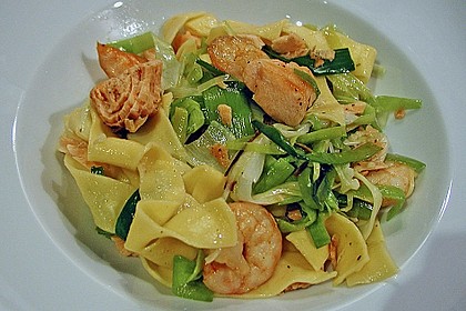Pasta mit Lauch und Gambas