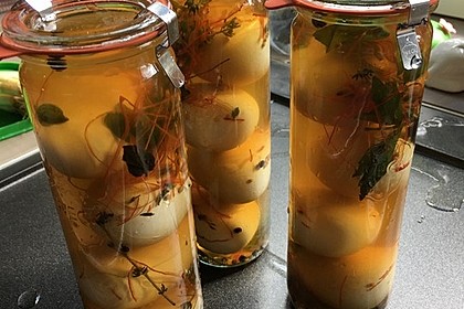 Eingelegte Eier mit Kräutern 9